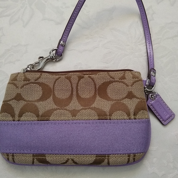 Coach signature jacquard lavander brown wristlet - Picture 1 of 12